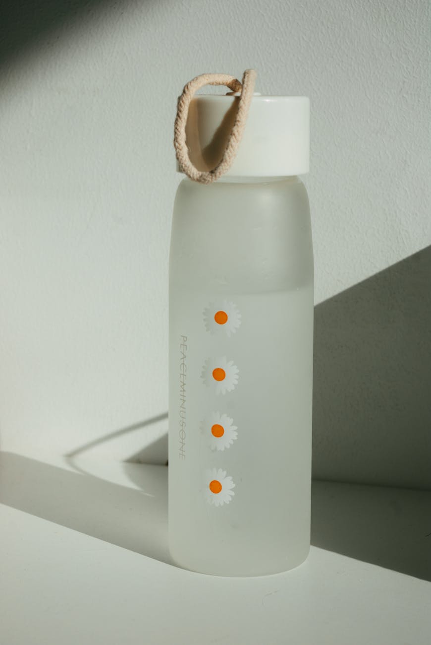 a transparent reusable water bottle